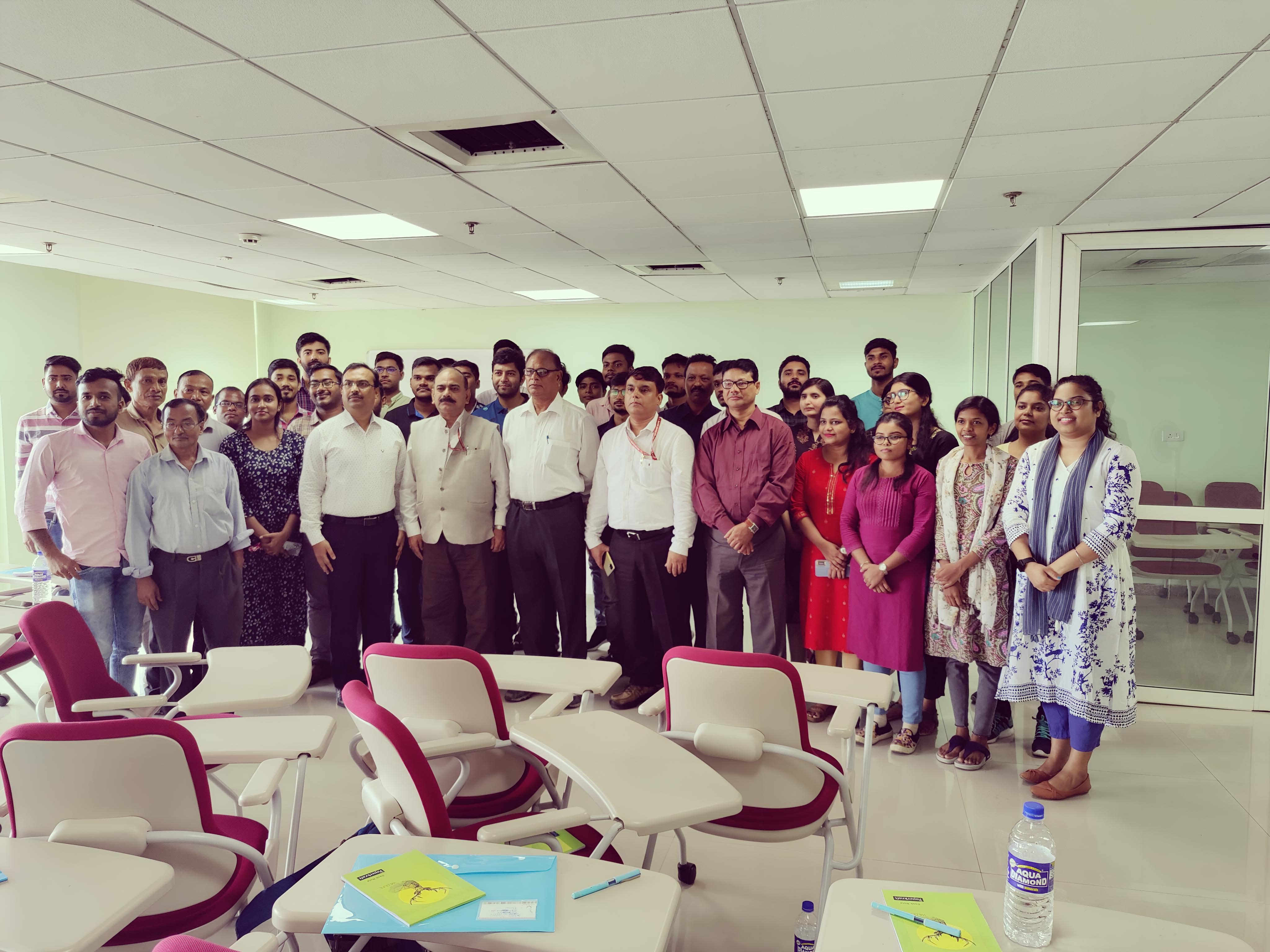 बीमा आयुक्त कार्मिक एवं प्रशासन तथा आईसी ई.जेड. एवं एन.ई.जेड का उ.क्षे.का. का दौरा Visit of IC Personnel and Administration and IC E.Z. and N.E.Z to SRO Barrackpore